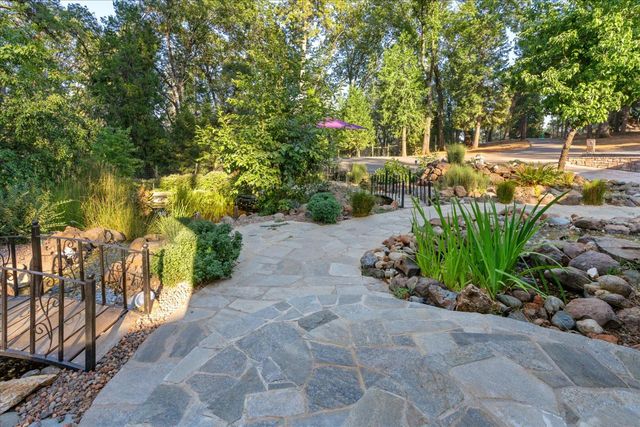 13757 Seven Cedars Dr, Grass Valley, CA 95945