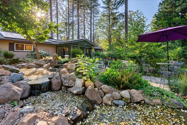 13757 Seven Cedars Dr, Grass Valley, CA 95945