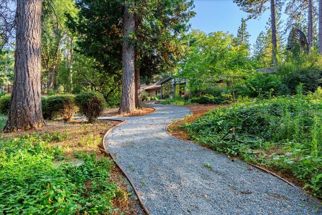 13757 Seven Cedars Dr, Grass Valley, CA 95945