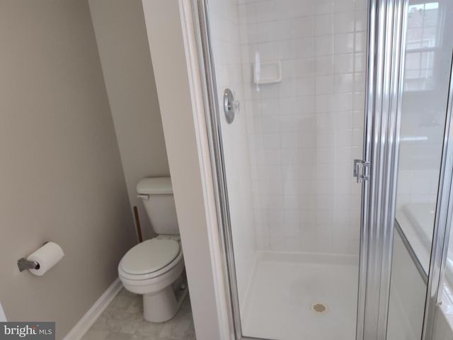 5032 FINSBURY RD, Rosedale, MD 21237