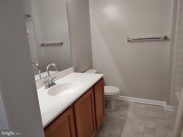 5032 FINSBURY RD, Rosedale, MD 21237