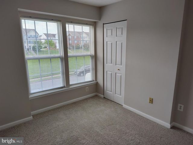 5032 FINSBURY RD, Rosedale, MD 21237