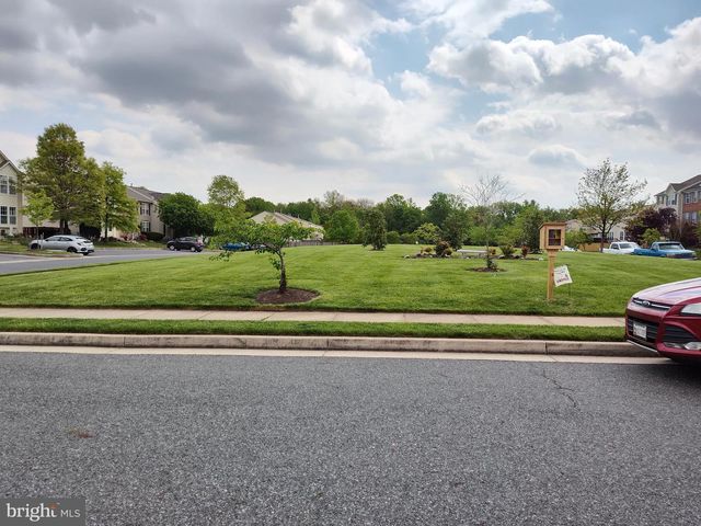 5032 FINSBURY RD, Rosedale, MD 21237