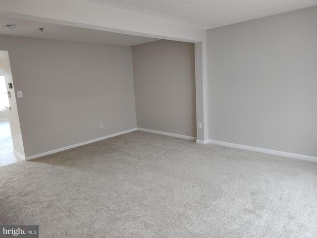 5032 FINSBURY RD, Rosedale, MD 21237