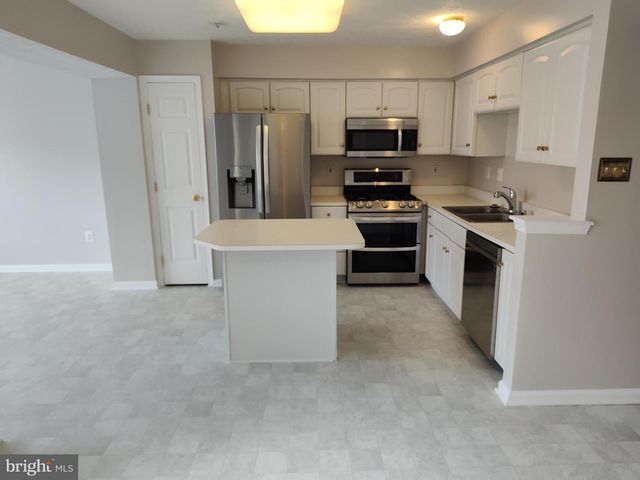 5032 FINSBURY RD, Rosedale, MD 21237