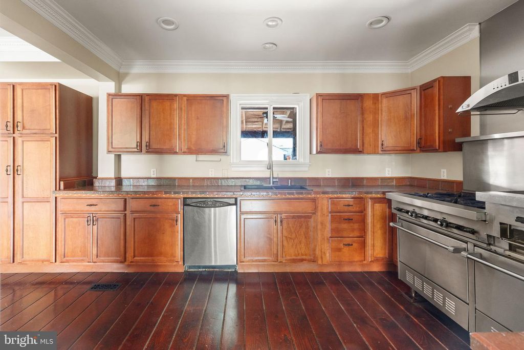 Image 15 of property listing at 726 GREEN ST, Havre De Grace, MD 21078