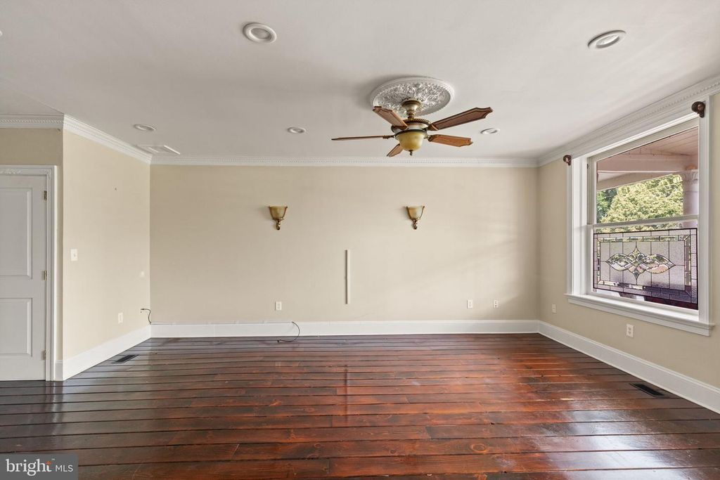 Image 7 of property listing at 726 GREEN ST, Havre De Grace, MD 21078