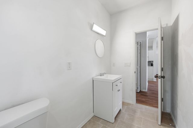 214 Pembrook Street, Lake Dallas, TX 75065