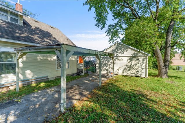 722 Oak Avenue, Springdale, AR 72764