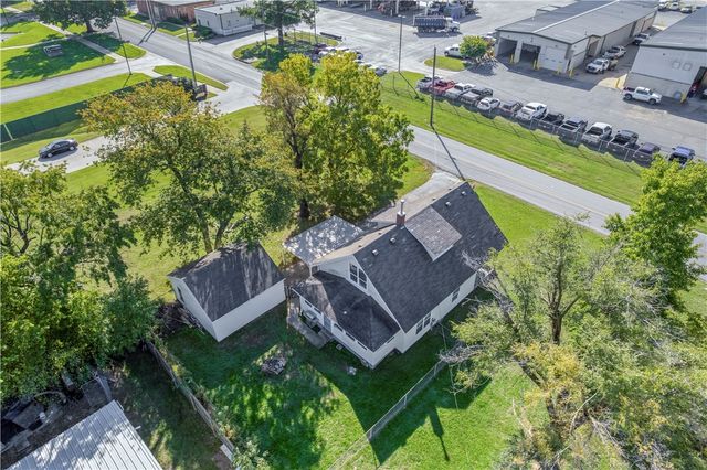 722 Oak Avenue, Springdale, AR 72764