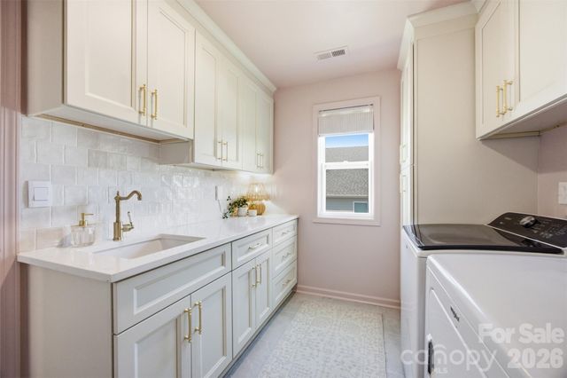 5821 Casper Drive, Charlotte, NC 28214
