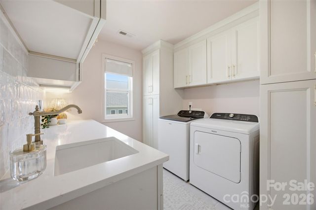5821 Casper Drive, Charlotte, NC 28214