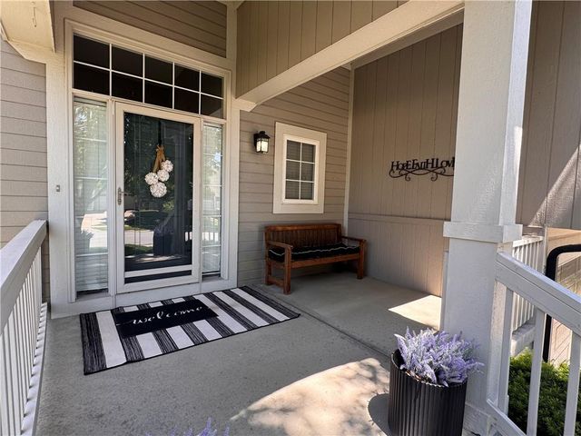 3008 Saddlewood Drive, Lee's Summit, MO 64081