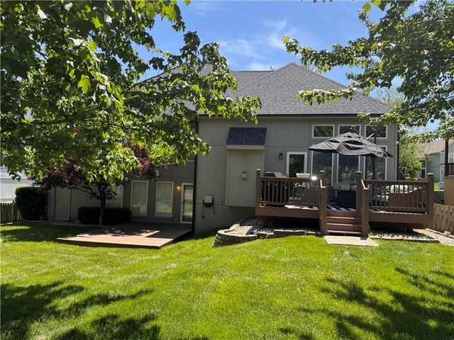 3008 Saddlewood Drive, Lee's Summit, MO 64081