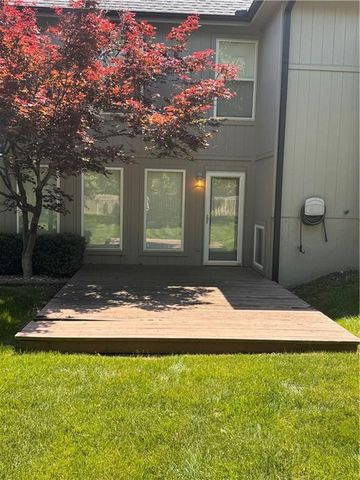 3008 Saddlewood Drive, Lee's Summit, MO 64081