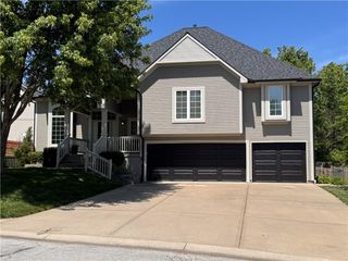 3008 Saddlewood Drive, Lee's Summit, MO 64081