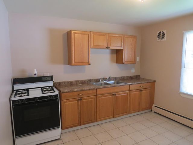 26307 Woodmont Street, Roseville, MI 48066