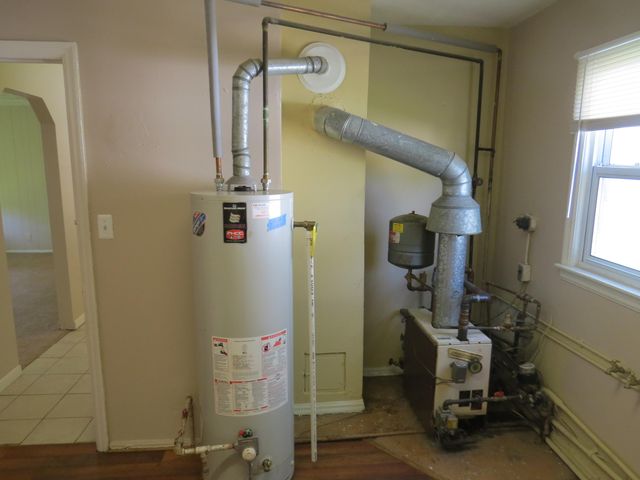 26307 Woodmont Street, Roseville, MI 48066