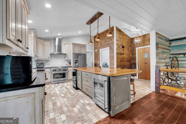 102 Pine Tree Trace, Lavonia, GA 30553