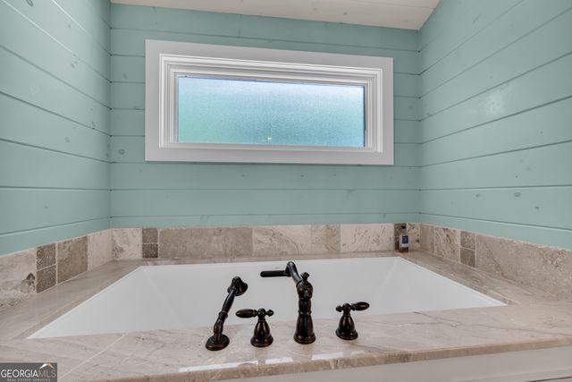 102 Pine Tree Trace, Lavonia, GA 30553