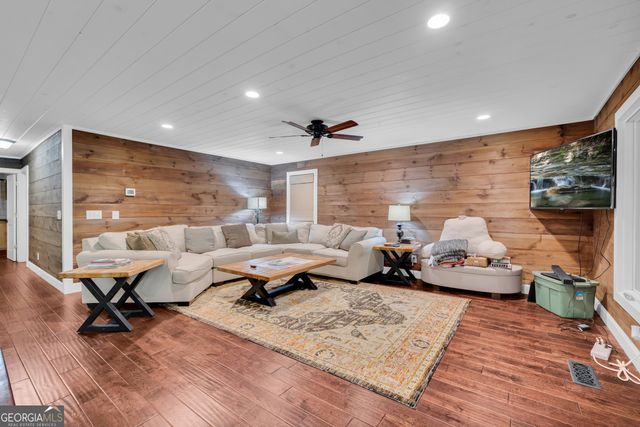 102 Pine Tree Trace, Lavonia, GA 30553