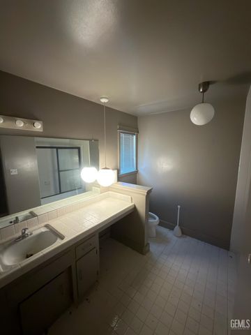 412 Gabriel Drive, Bakersfield, CA 93309