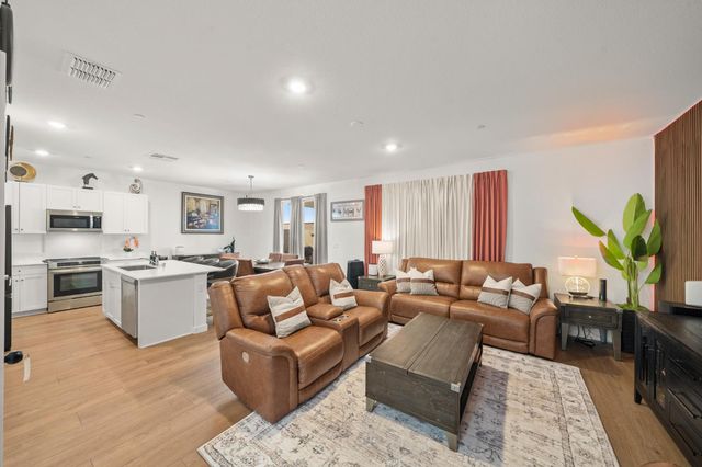 8488 Anker Way, Elk Grove, CA 95757