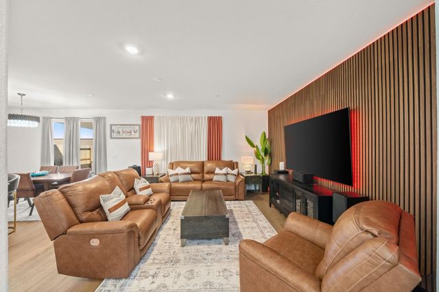 8488 Anker Way, Elk Grove, CA 95757