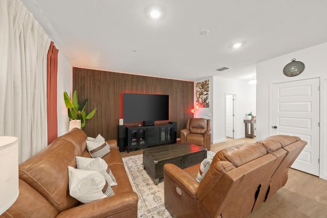 8488 Anker Way, Elk Grove, CA 95757