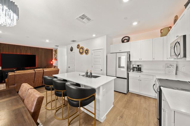 8488 Anker Way, Elk Grove, CA 95757