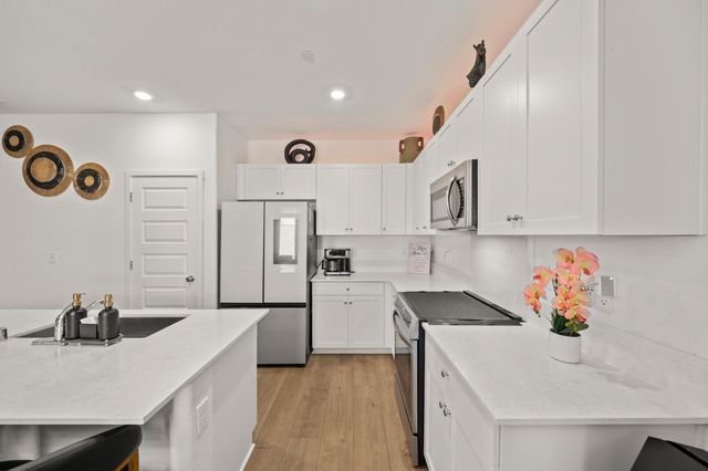 8488 Anker Way, Elk Grove, CA 95757