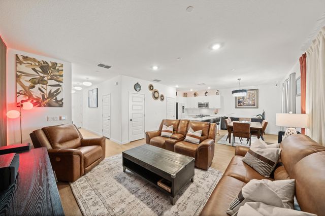 8488 Anker Way, Elk Grove, CA 95757