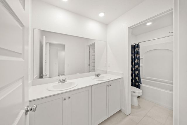 8488 Anker Way, Elk Grove, CA 95757