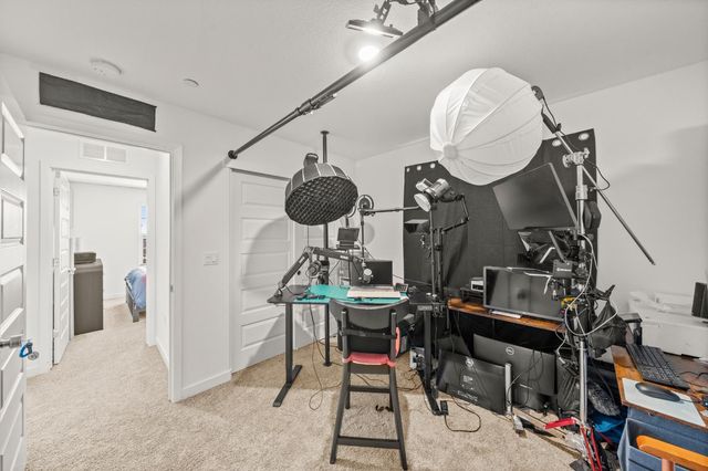 8488 Anker Way, Elk Grove, CA 95757