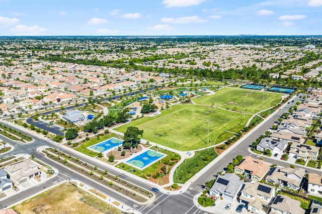 8488 Anker Way, Elk Grove, CA 95757