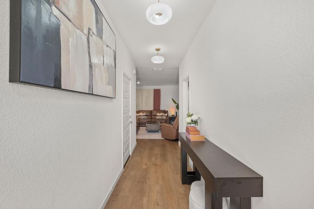 8488 Anker Way, Elk Grove, CA 95757