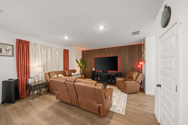 8488 Anker Way, Elk Grove, CA 95757