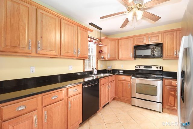 21 Rolling Glen Drive, New Milford, CT 06776