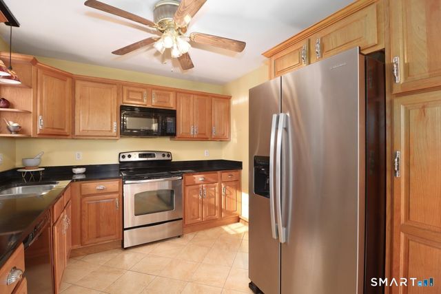 21 Rolling Glen Drive, New Milford, CT 06776