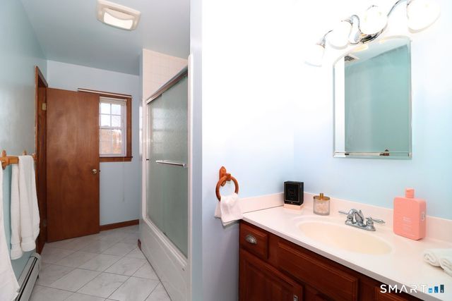 21 Rolling Glen Drive, New Milford, CT 06776