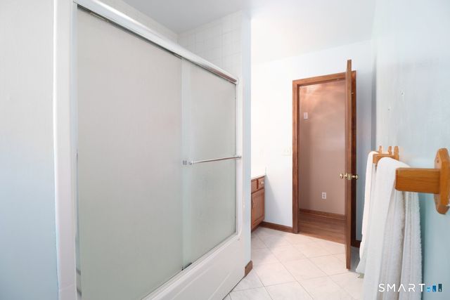 21 Rolling Glen Drive, New Milford, CT 06776