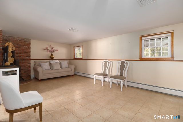 21 Rolling Glen Drive, New Milford, CT 06776