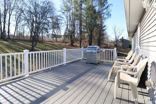 21 Rolling Glen Drive, New Milford, CT 06776