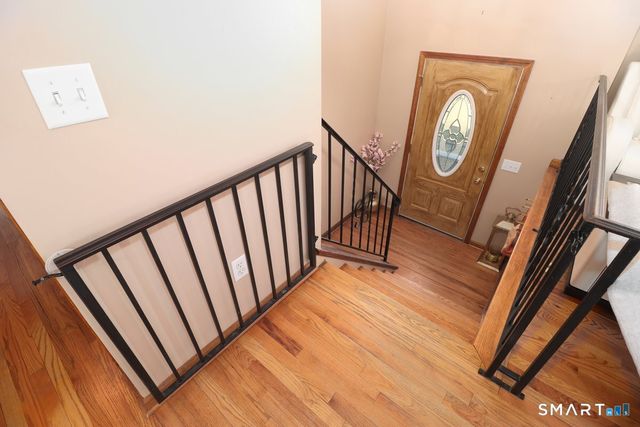 21 Rolling Glen Drive, New Milford, CT 06776