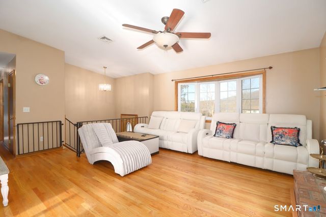 21 Rolling Glen Drive, New Milford, CT 06776