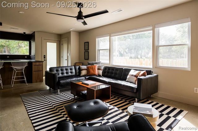 10300 Oak Park Boulevard, Oak Park, MI 48237