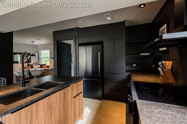 10300 Oak Park Boulevard, Oak Park, MI 48237