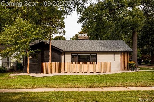 10300 Oak Park Boulevard, Oak Park, MI 48237