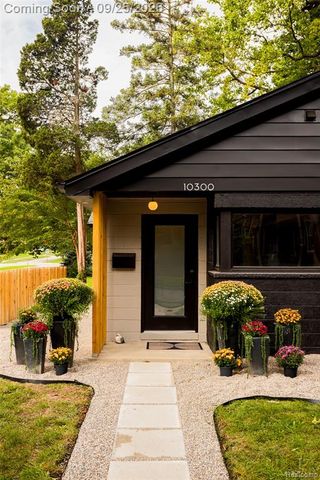 10300 Oak Park Boulevard, Oak Park, MI 48237