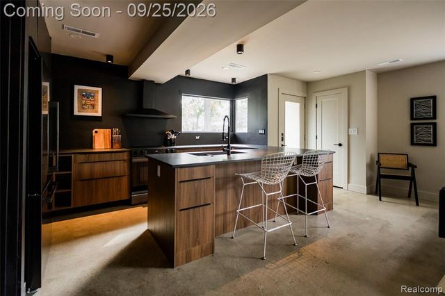 10300 Oak Park Boulevard, Oak Park, MI 48237
